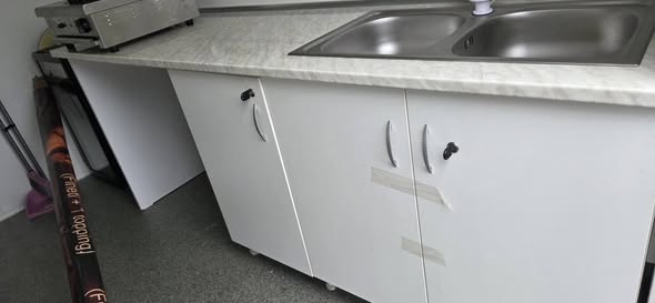 Aparat hot dog, expresor, cuptor cu microunde, frigider, combina, 2 aparate de gogoși și gril