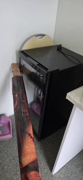 Aparat hot dog, expresor, cuptor cu microunde, frigider, combina, 2 aparate de gogoși și gril - Imagine 5