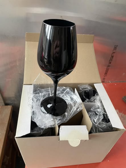 Vând 9 cutii de 6 pahare de vin  noi destinate degustarilor in orb și 6 pahare Riedel :  - Imagine 3