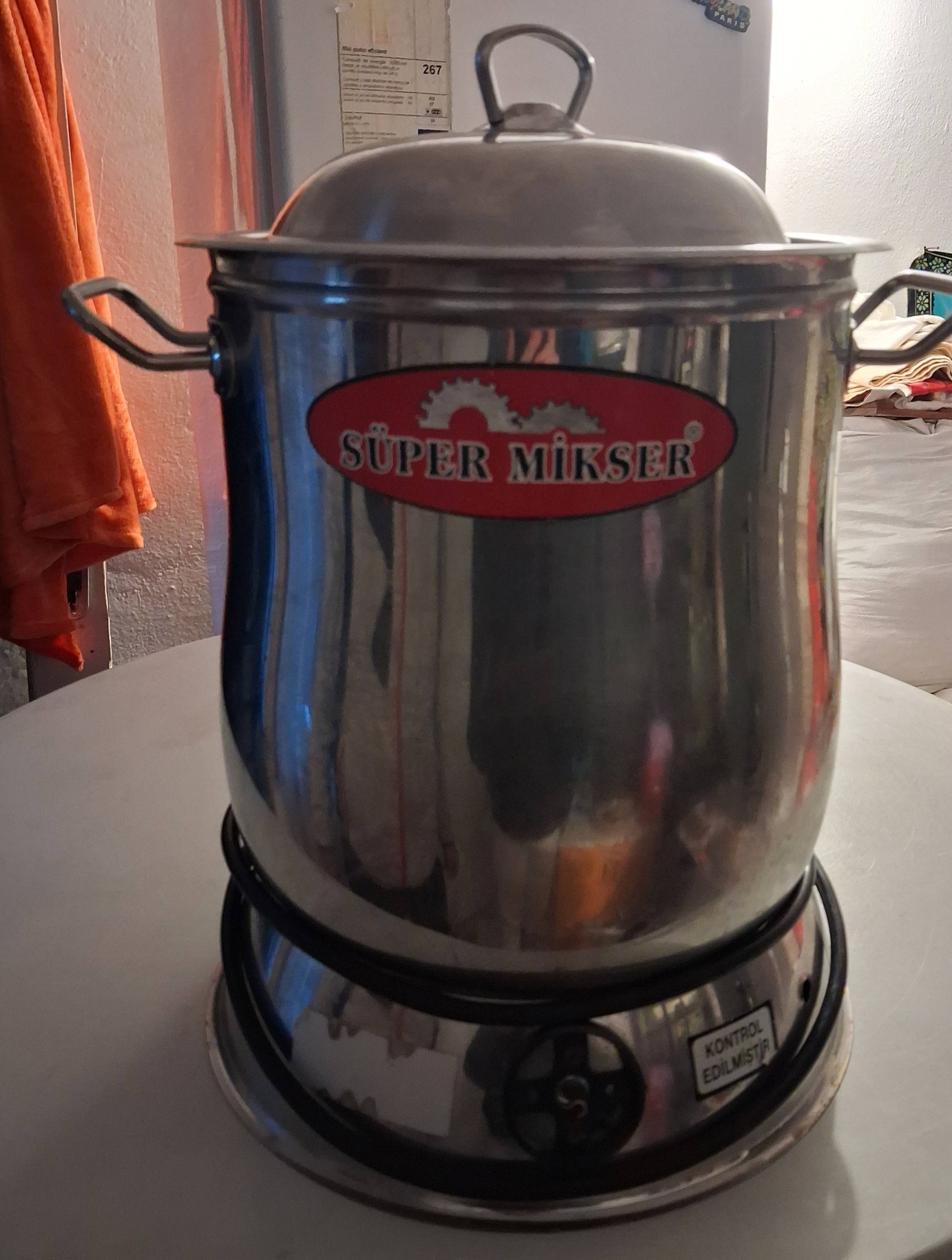 Samovar -fierbator electric