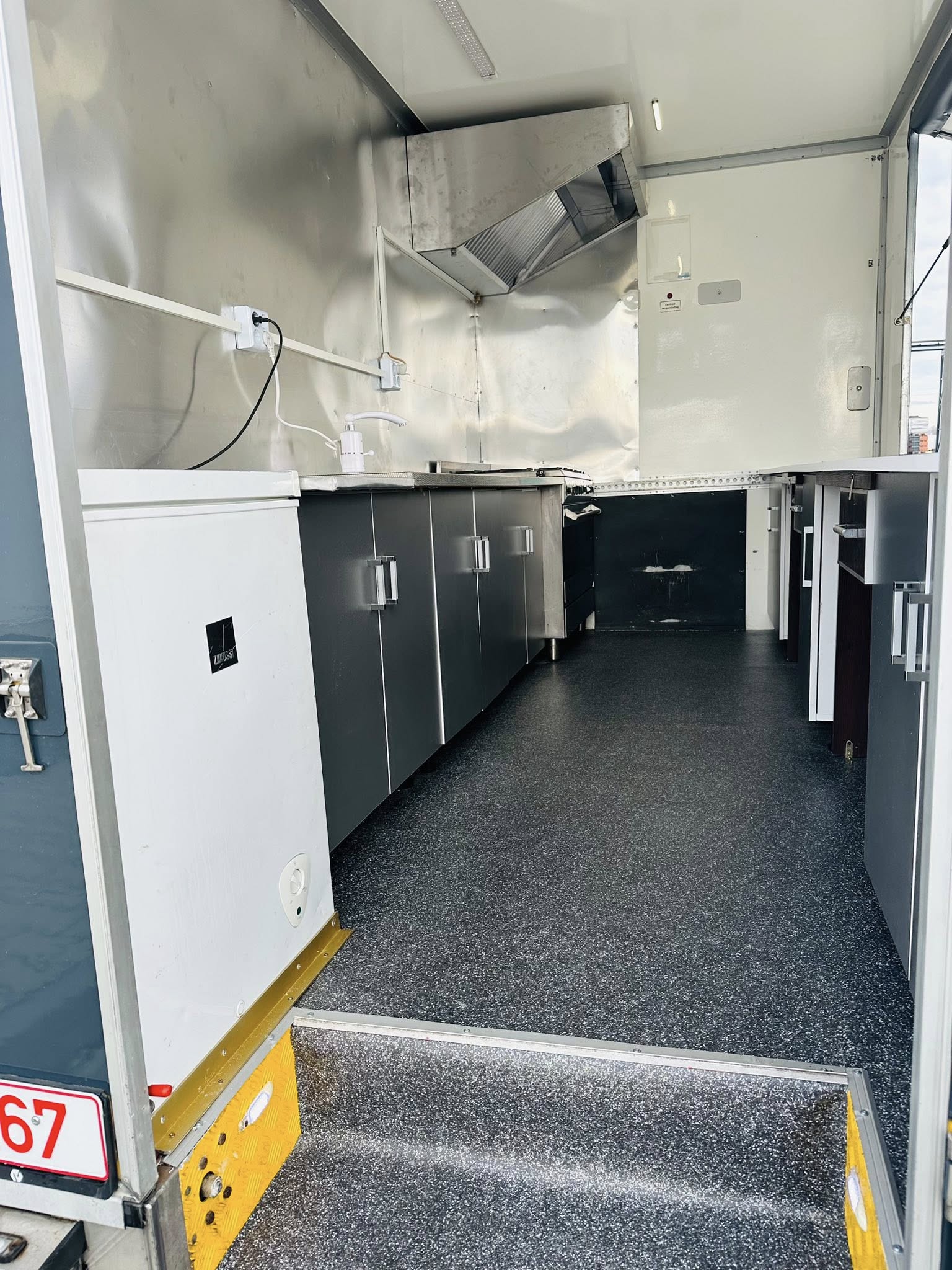 Food Truck Renault Master – Bucătărie mobilă complet echipată pizza burgeri - Imagine 4