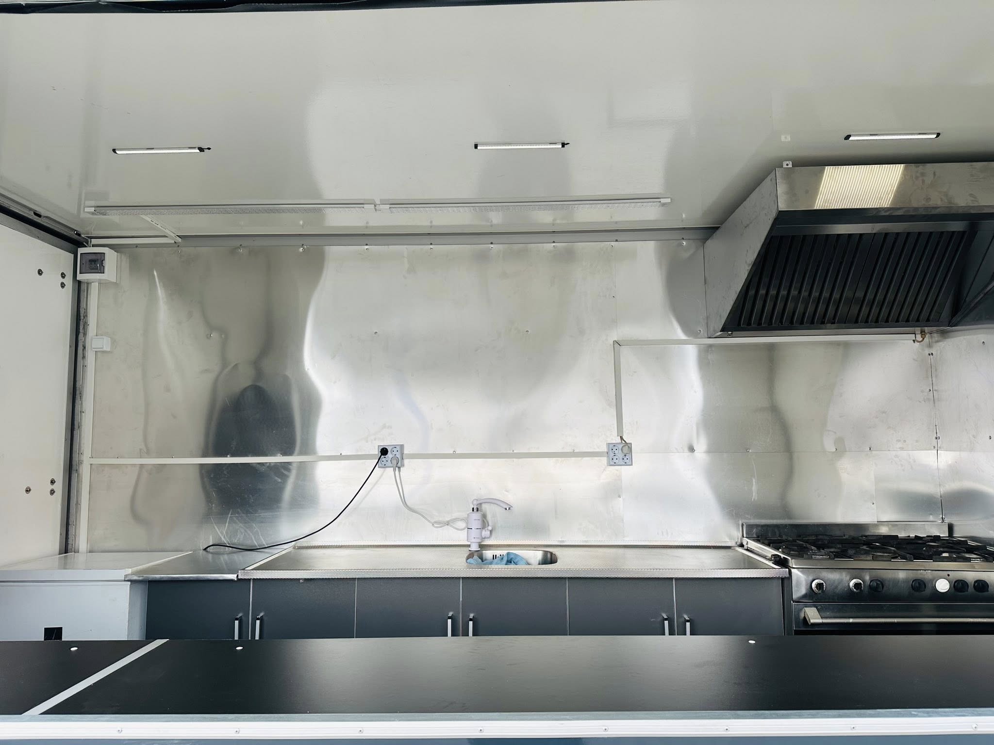 Food Truck Renault Master – Bucătărie mobilă complet echipată pizza burgeri - Imagine 5