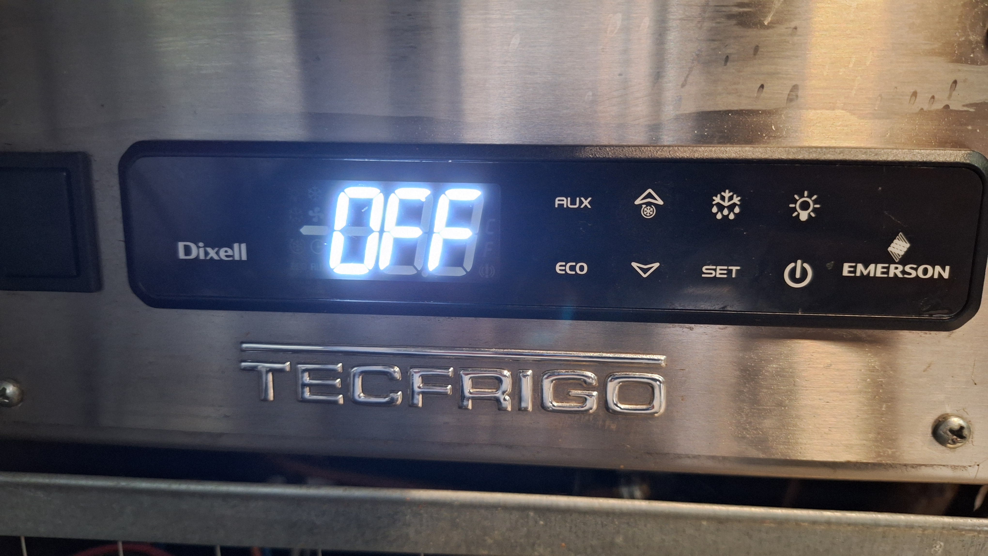 Vitrină frigorifică profesională TECFRIGO ARMONIA 4 BAHIA – 2023