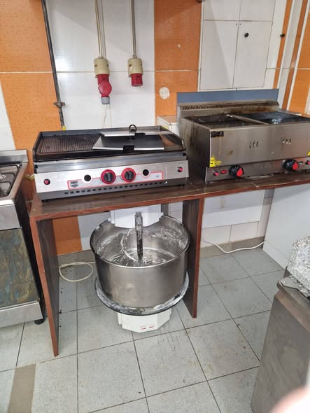 Pachet complet/linie de utilaje profesionale pentru pizzerie/catering - Imagine 2