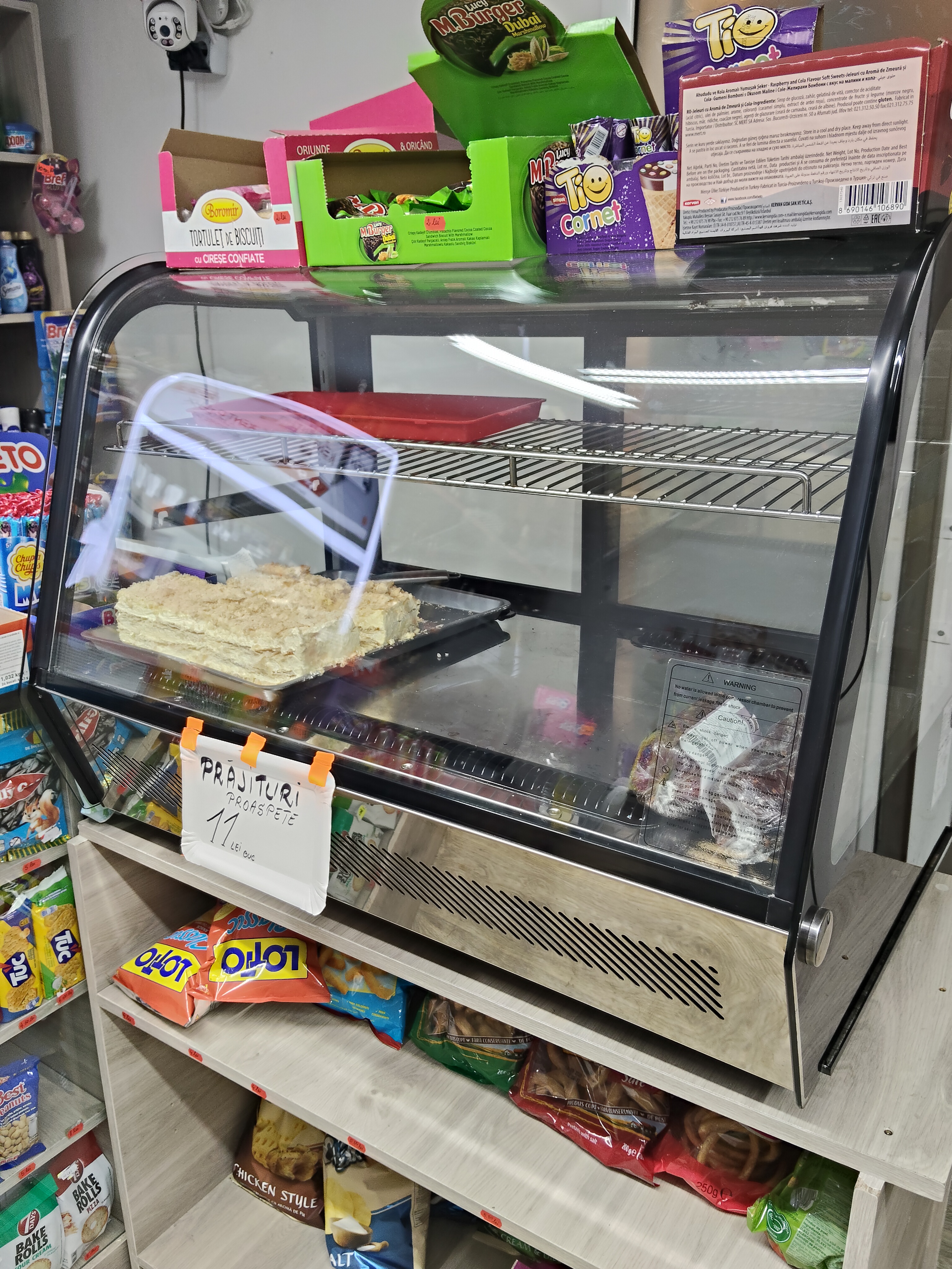 Vând vitrina prajituri 