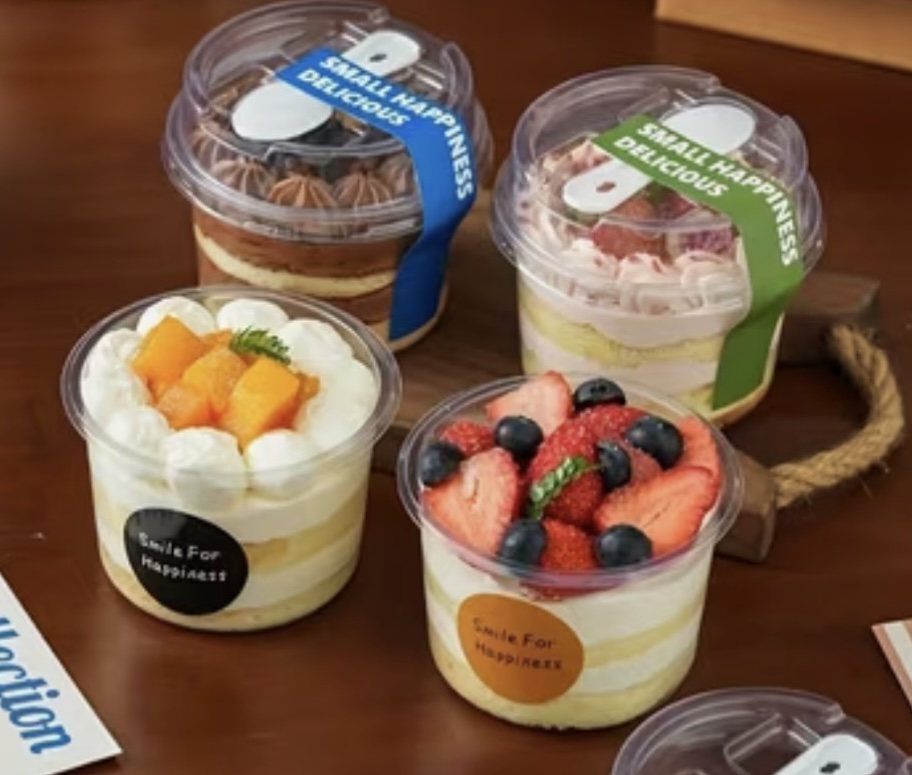 Cumpar cupe de plastic cu capac si linguriță - Imagine 2