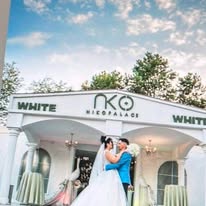 Inchiriez Cortul ivory perfect pentru evenimente