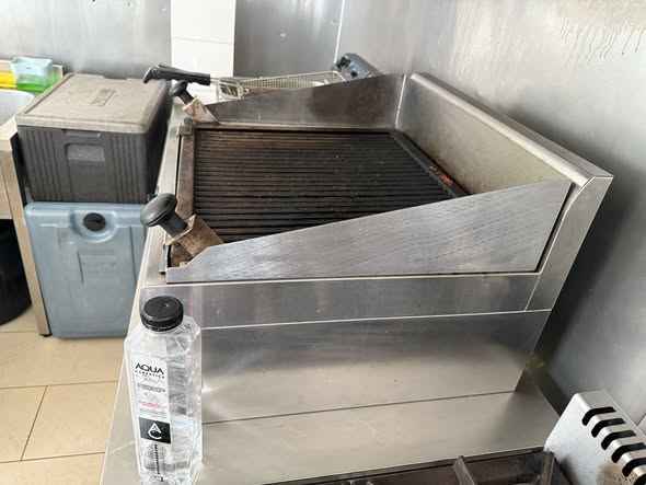 Grill gaz cu roca vulcanica - Imagine 2