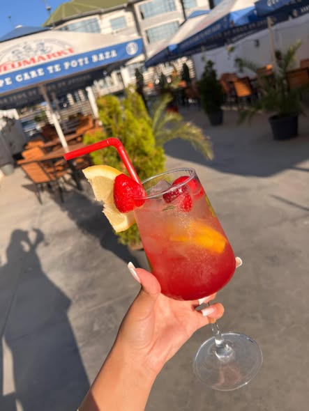 Diverse modele pahare- Limonadă/cocktailuri - Imagine 2