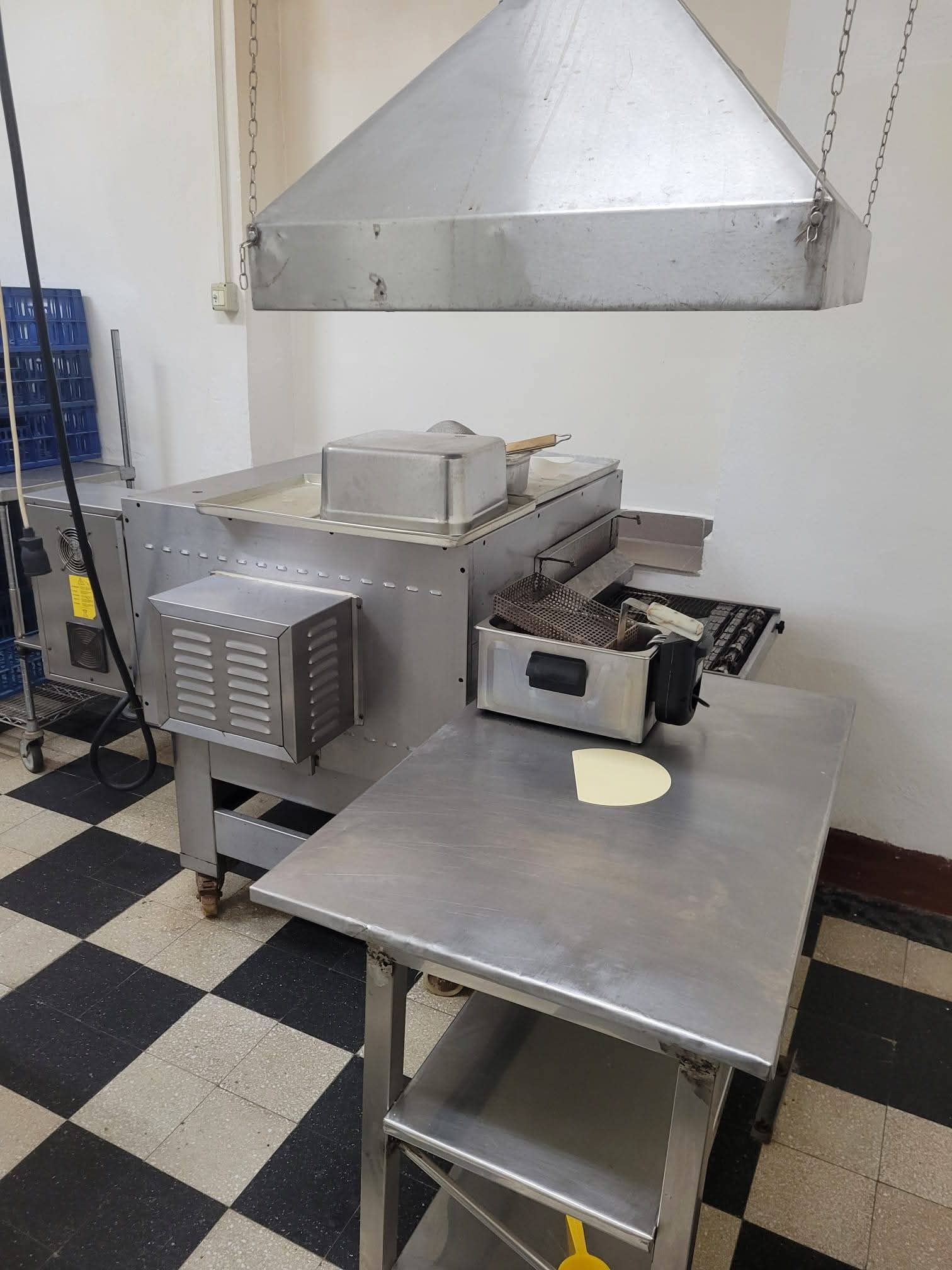 Utilaje covrigarie , lazi, chiuveta, banda