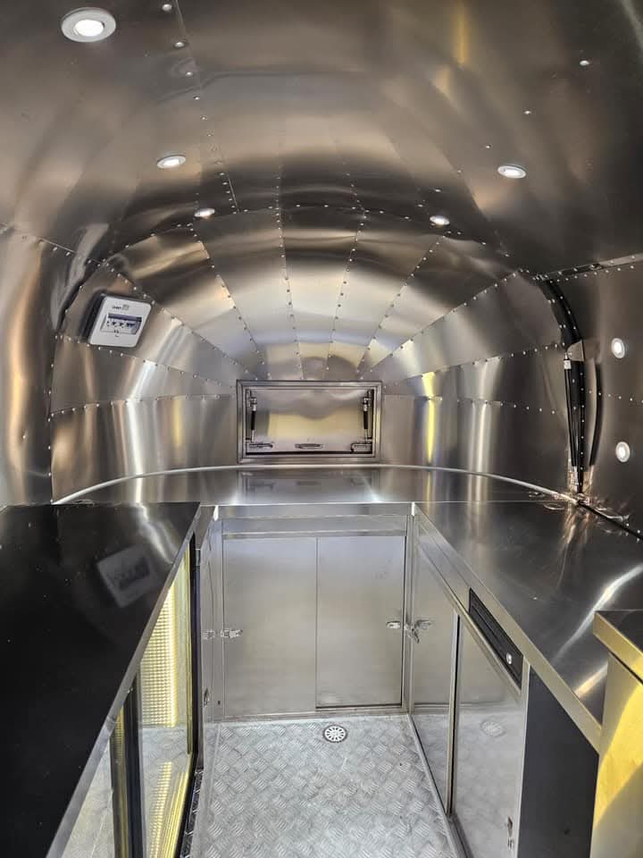 Rulota foodtruck fast food airstream - Imagine 4