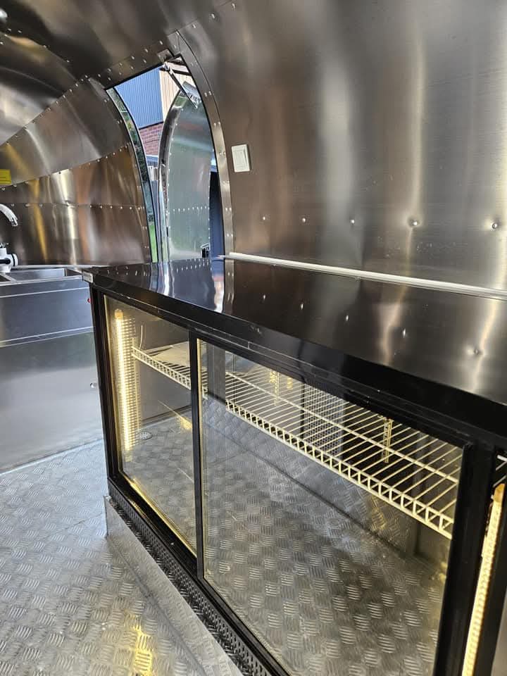 Rulota foodtruck fast food airstream - Imagine 5