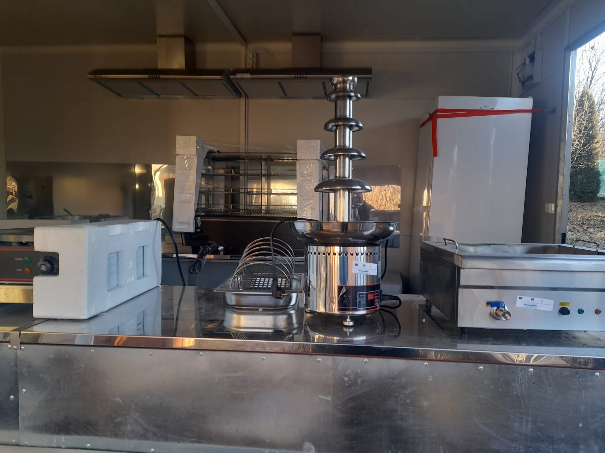 Rulotă Comercială Profesională - Imagine 4