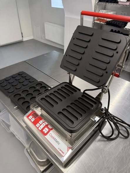 Masina de facut coji de tarte Pavoni Cookmatic - Imagine 2