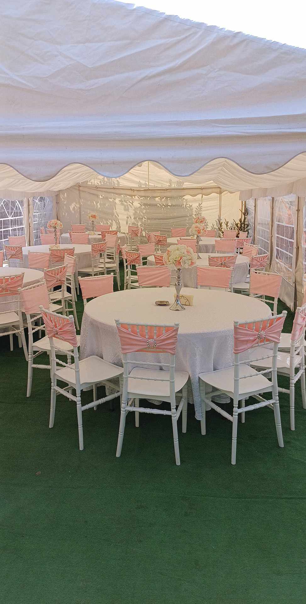 Închiriez corturi,masina frigorifica,vitrine,dozatoare ,pentru evenimente - Imagine 4