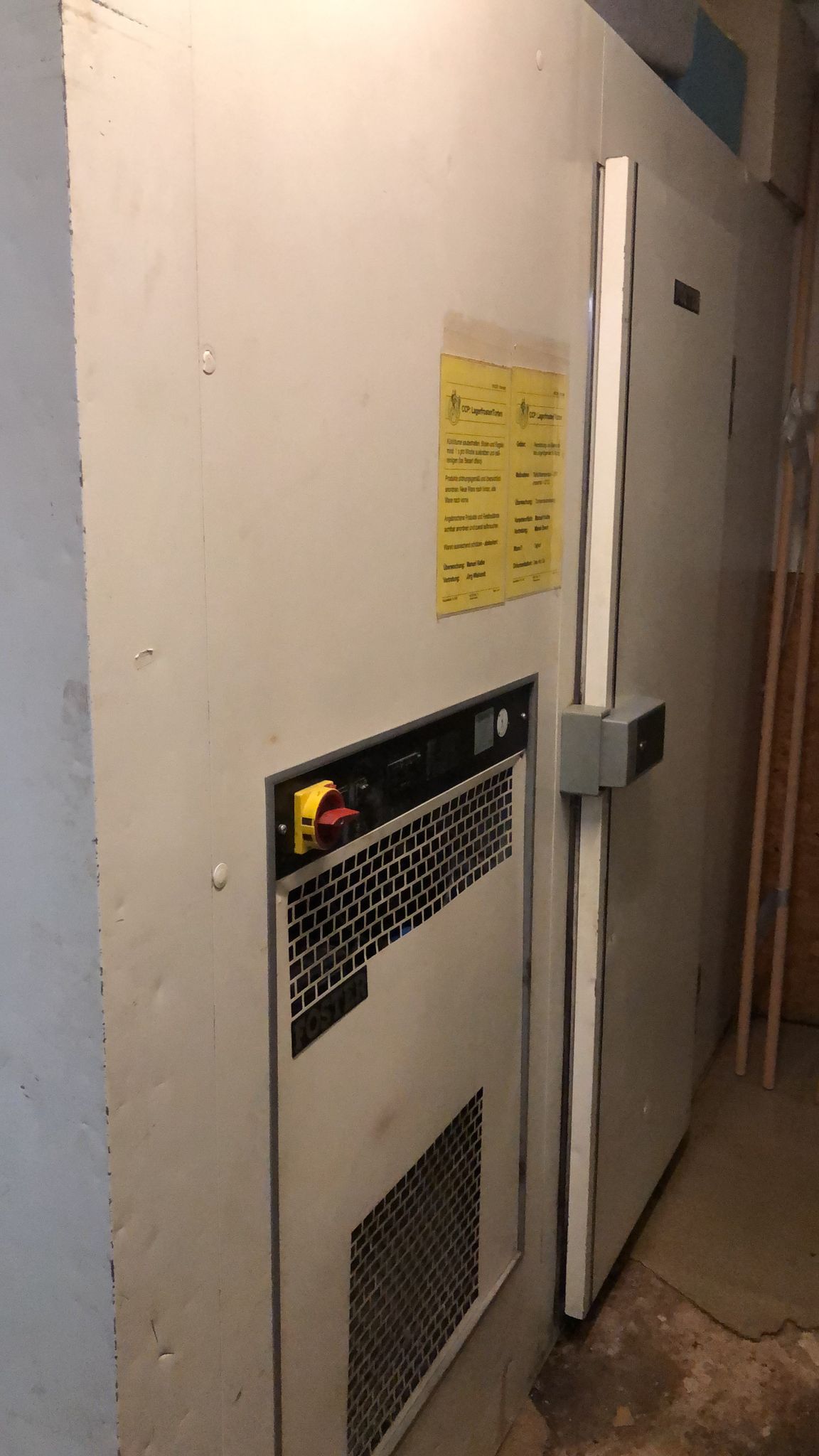 Vând cameră de congelare profesională 270x170 cm – demontată, ideală pentru restaurant sau magazin