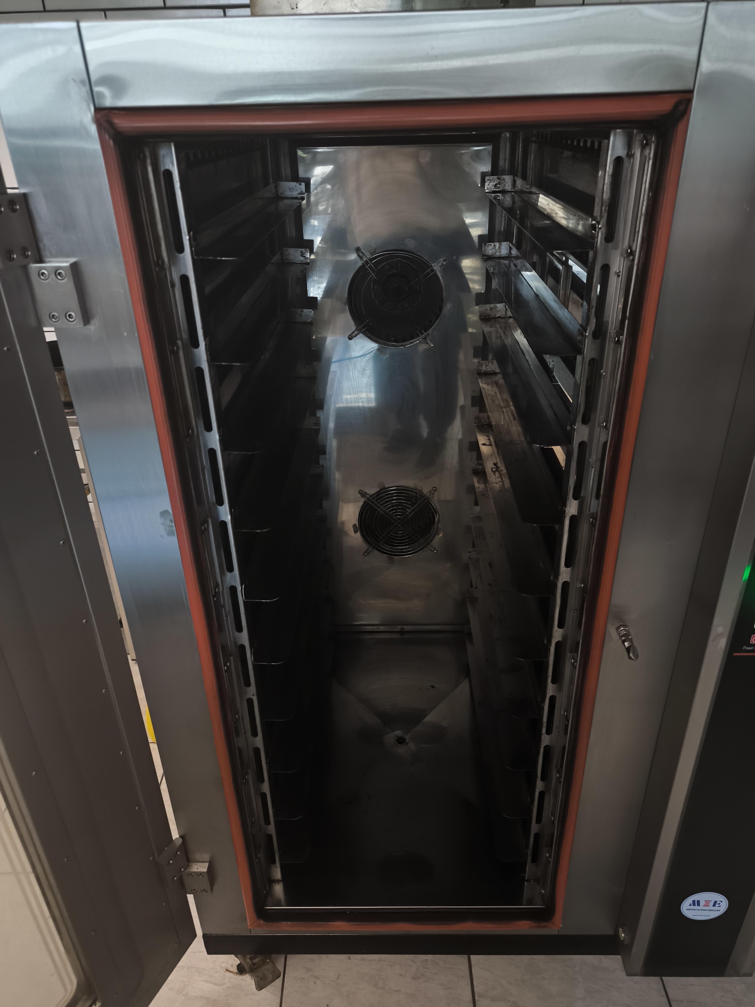 Cuptor profesional pe gaz cu convecție  - Imagine 2