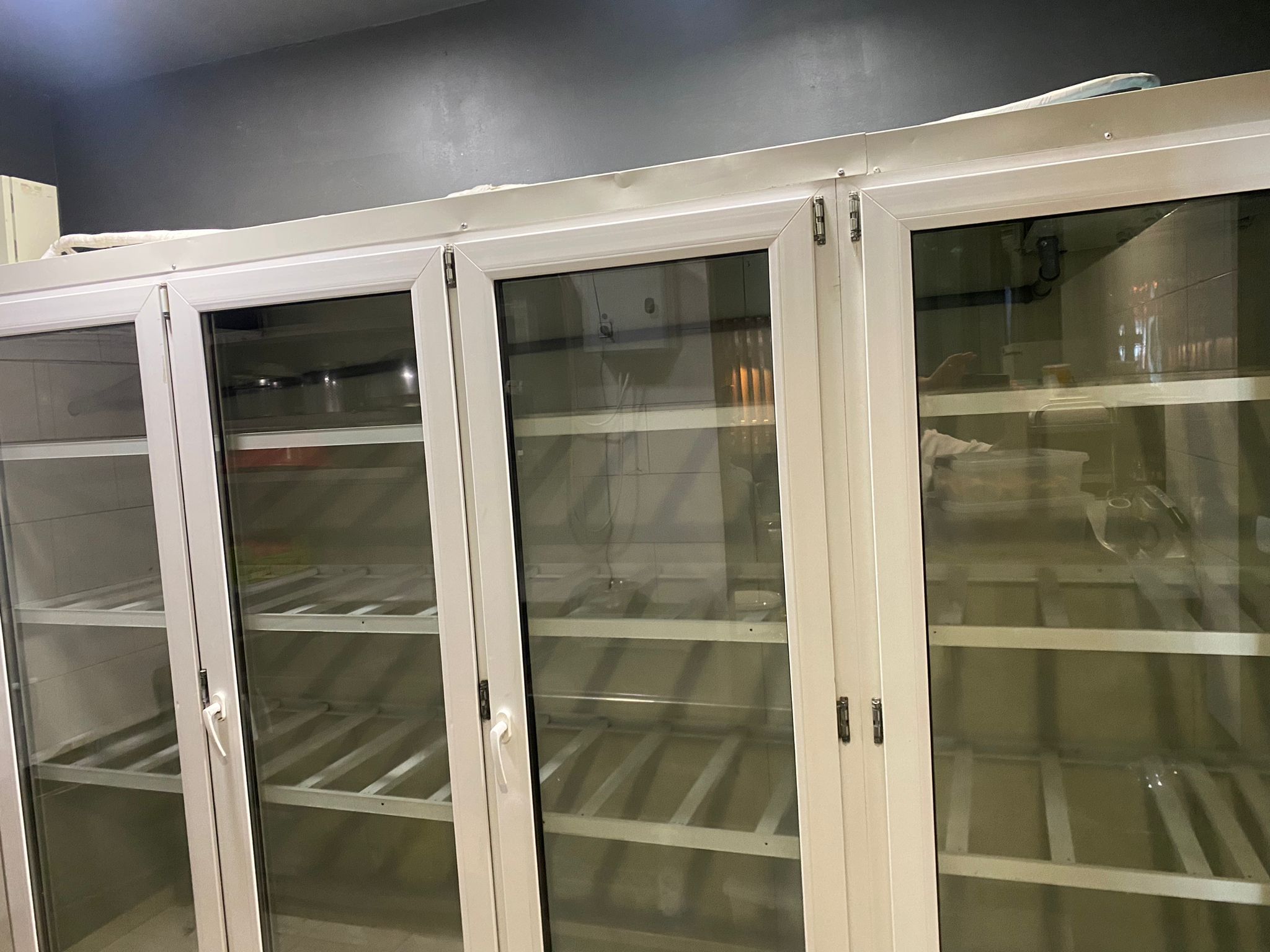 Vitrina frig in stare foarte buna - Imagine 2