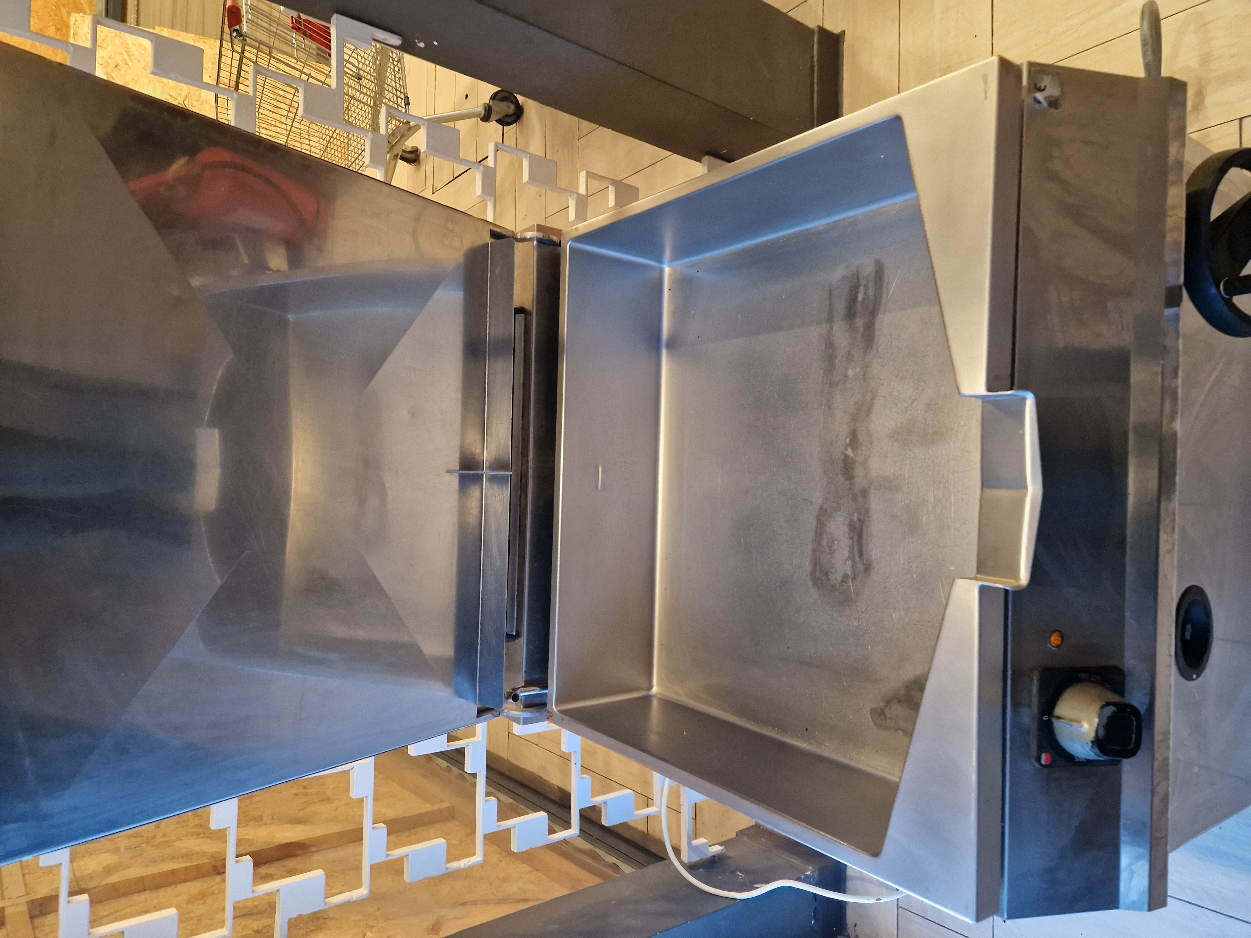 Tigaie basculantă 80l