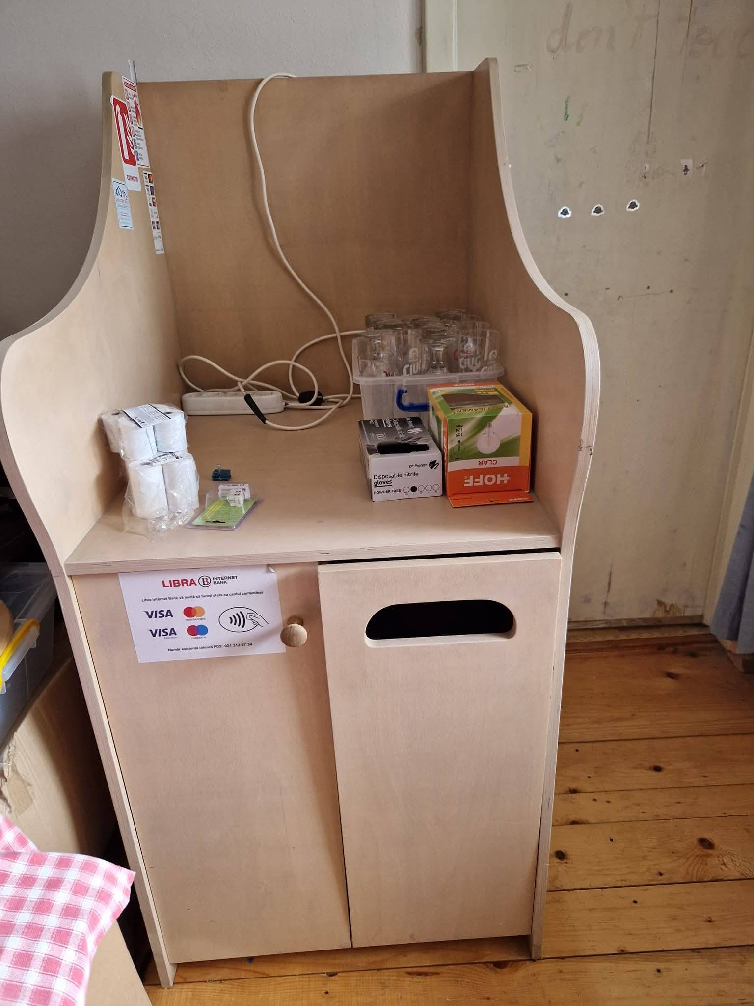 Dulap horeca cu blat de lucru – statie servire / coffee station