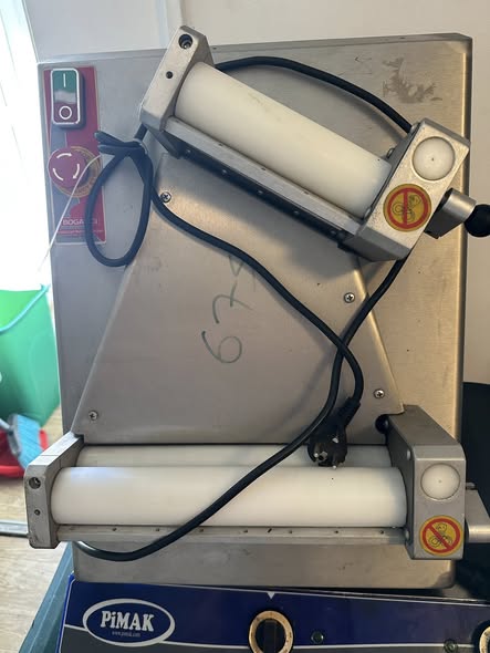 Formator,întinzator aluat nou nouț - Imagine 4