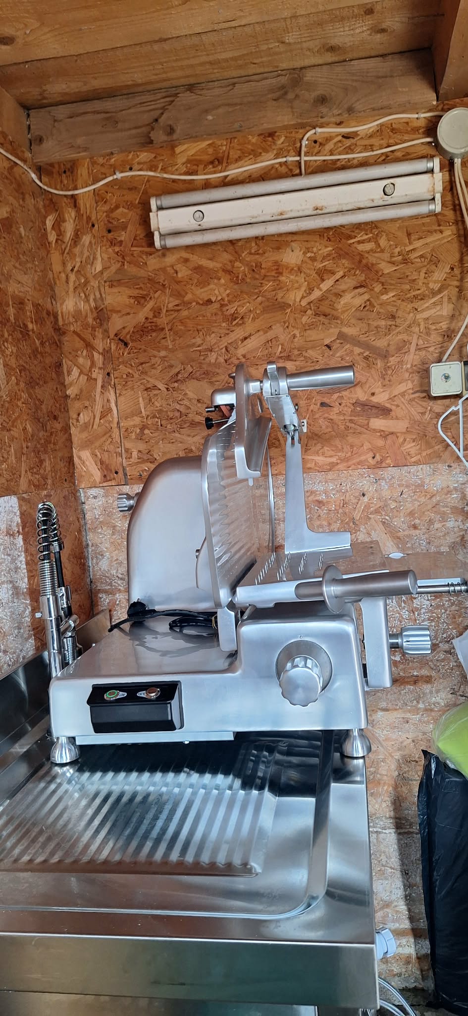 Feliator mezeluri profesional