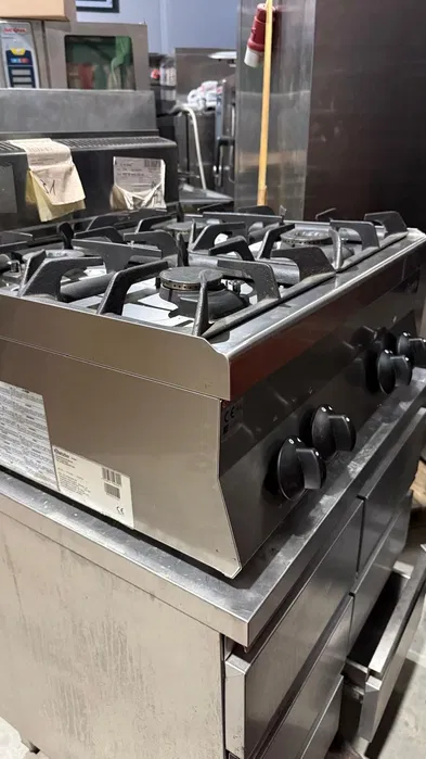 Aragaz profesional 4 focuri Zanussi + Mareno 4F | Masina de gatit HoReCa | Stare foarte buna