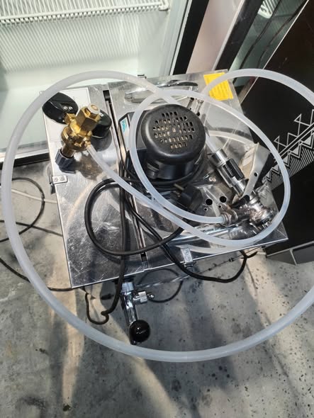 Dozator bere mobil profesional – livrare rapida | Galati - Imagine 2