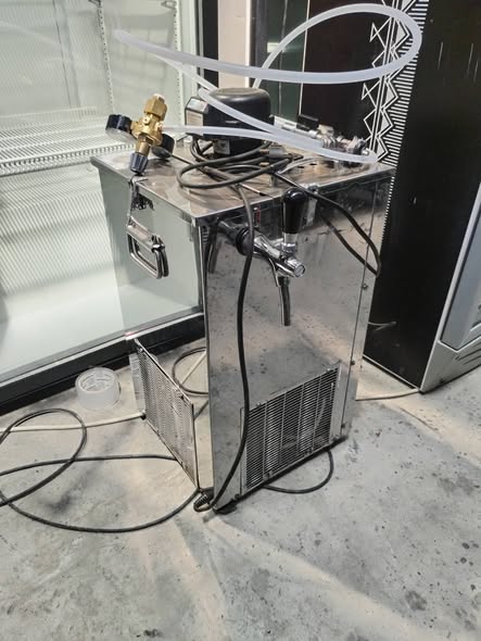 Dozator bere mobil profesional – livrare rapida | Galati - Imagine 3