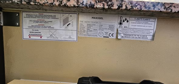 Vitrina frigorifica cofetarie cu geam curbat – ideala prajituri / deserturi | Bucuresti - Imagine 3