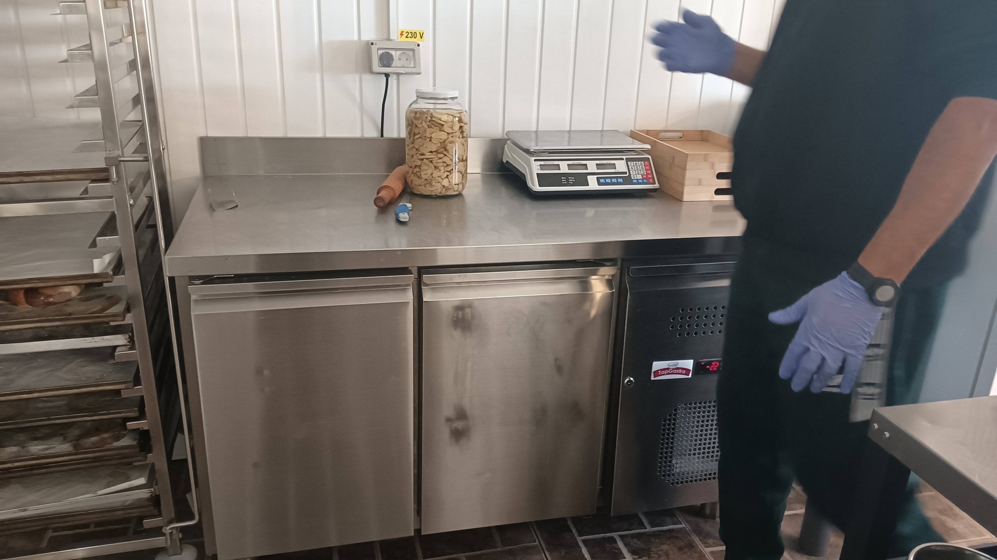 Masă frigorifică profesională inox – blat de lucru HoReCa | 3000 lei - Imagine 2