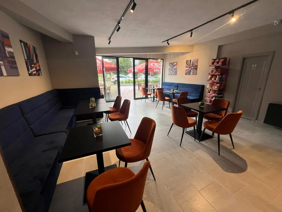 Mobilier premium cafenea si bar HoReCa - mese, scaune, canapele si bar complet ca noi - Imagine 2