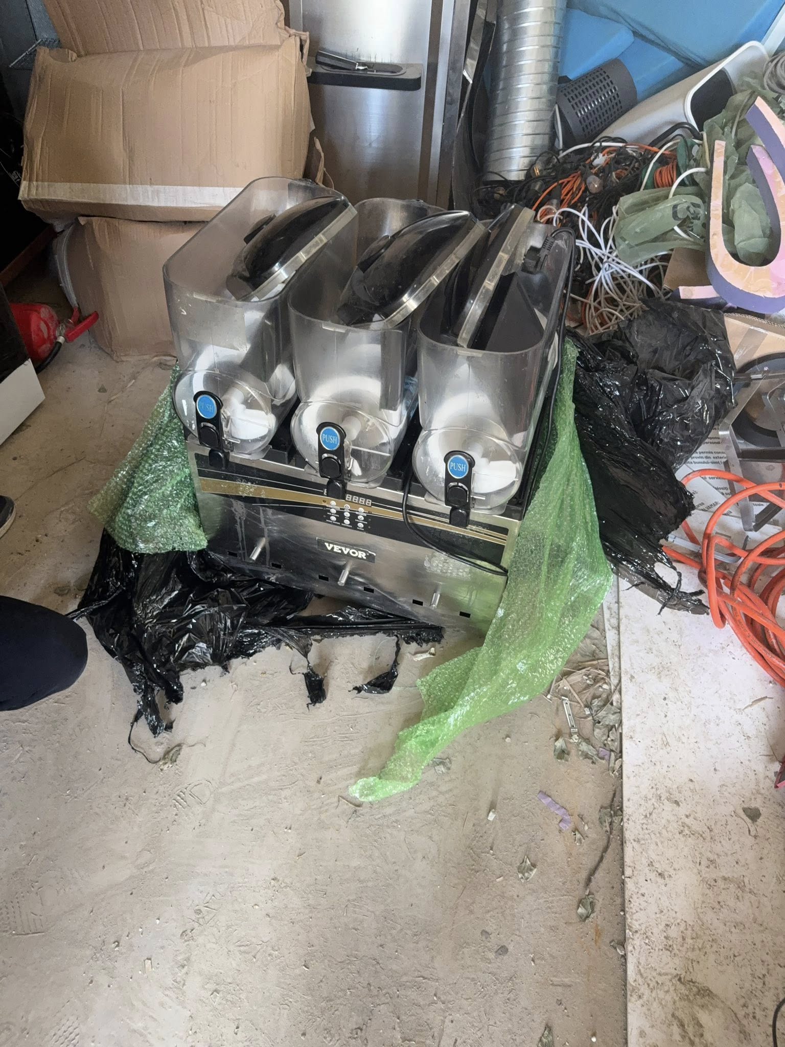 Granitor profesional VEVOR cu 3 cuve pentru granita si limonada | Constanta