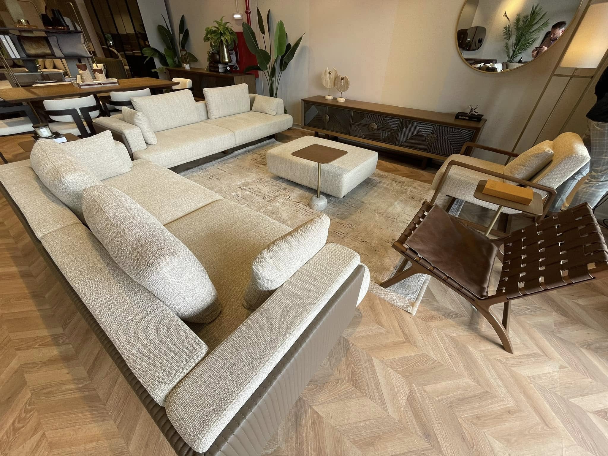 Mobilier HoReCa premium pentru restaurante, cafenele si hoteluri | LUXXORO