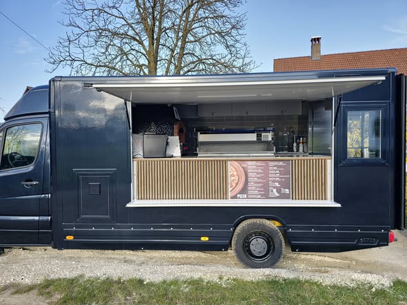 Pizzerie mobila complet echipata Mercedes Sprinter rulota food-truck