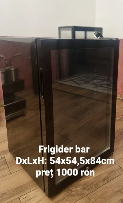 Frigider bar profesional cu usa din sticla – ideal pentru cafenea sau terasa