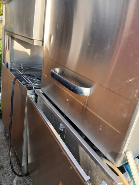 Masini profesionale de spalat vase pentru piese – echipamente horeca – Timisoara