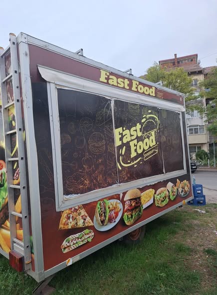 Rulota Fast Food profesionala de inchiriat in Iasi – utilata partial pentru street food, burgeri, shaorma, snacks - Imagine 3