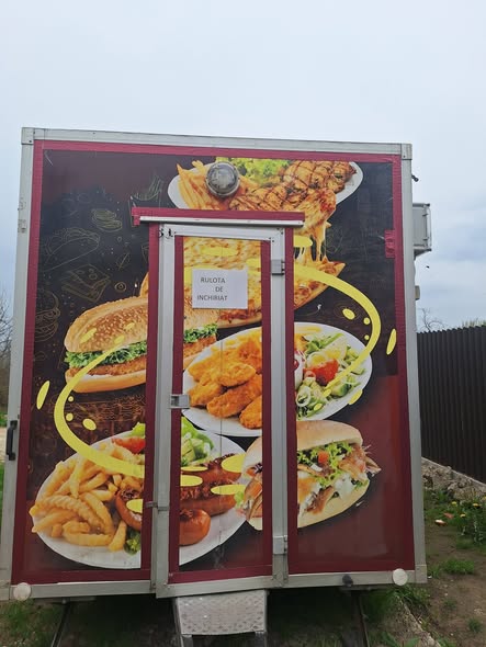 Rulota Fast Food de inchiriat in Iasi – rulota utilata complet pentru street food si food truck