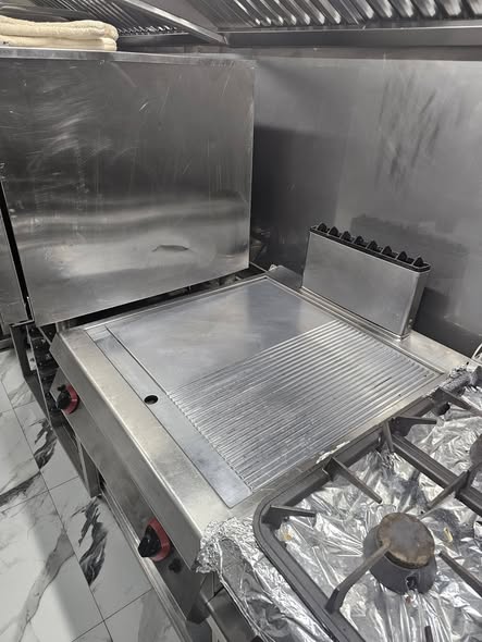 Fry-top / Plita, grill profesionala pe gaz horeca – stare perfecta - Imagine 2