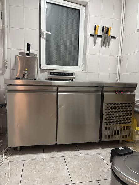 Masa frigorifica profesionala inox horeca – stare foarte buna