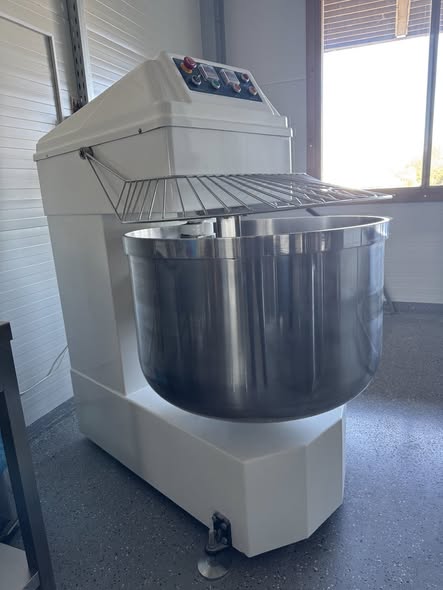 Malaxor profesional 260 litri pentru brutarie si panificatie