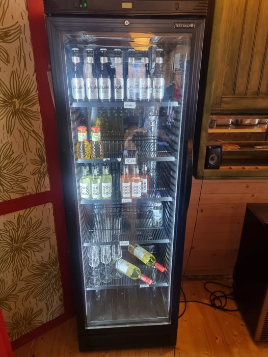 Vitrina frigorifica profesionala Tefcold – stare ca noua