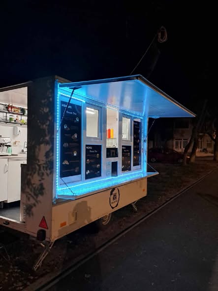 Rulota fast-food / food trailer complet echipata – afacere mobila horeca - Imagine 2