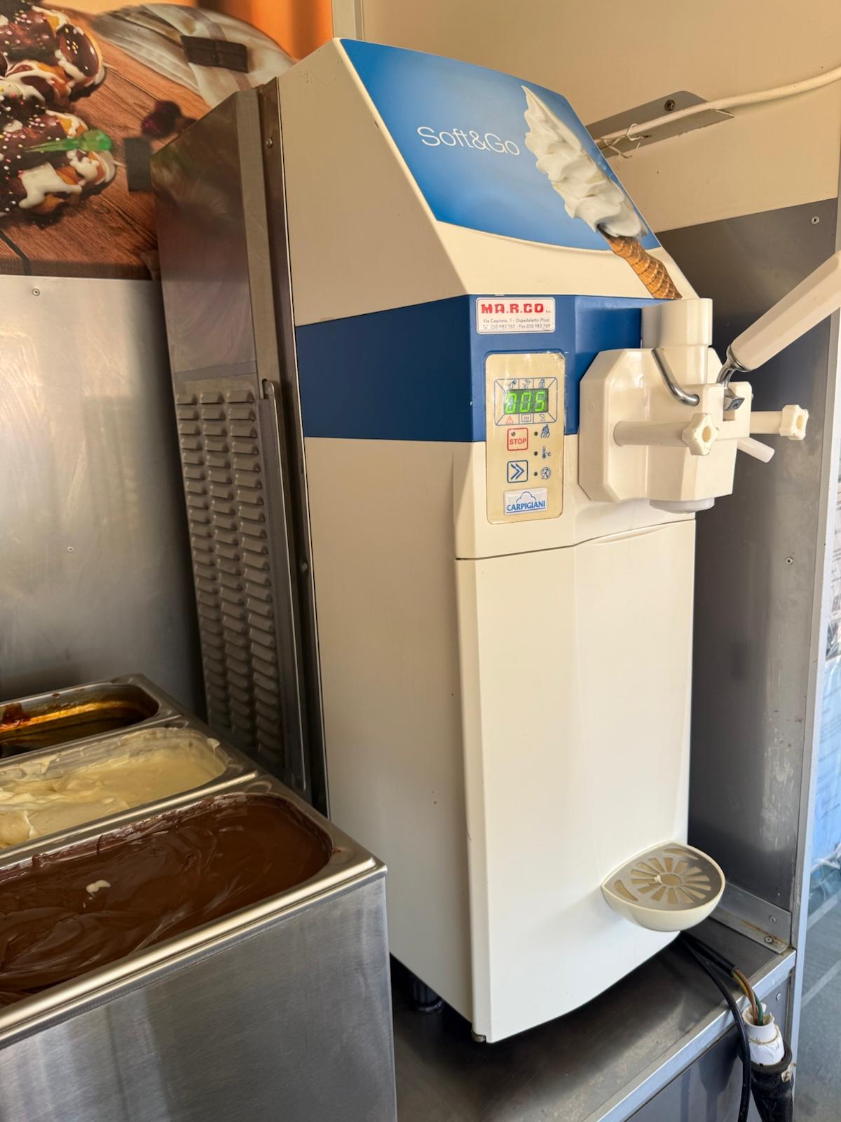 Masina de inghetata profesionala Carpigiani Soft&Go cu pompa – ideala pentru food truck, bar sau rulota - Imagine 3