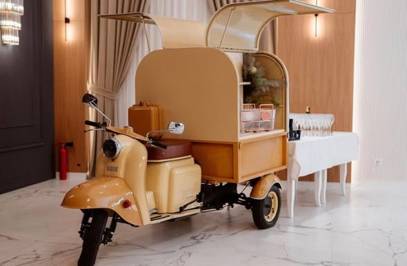 Tuk Tuk Coffee & Prosecco Bar premium pentru evenimente | Concept mobil elegant pentru HoReCa, nunti si corporate