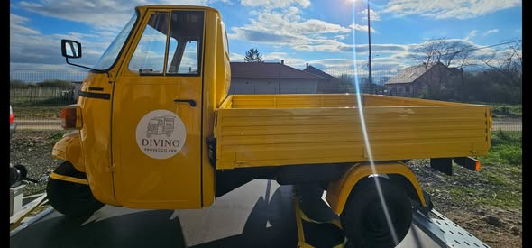 Piaggio Ape / Prosecco Truck premium pentru evenimente | Concept mobil elegant pentru HoReCa si wedding