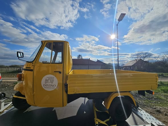 Lemonceria & Limoncello Sprizzeria | Piaggio Ape premium pentru evenimente si HoReCa Tuk Tuk rulote
