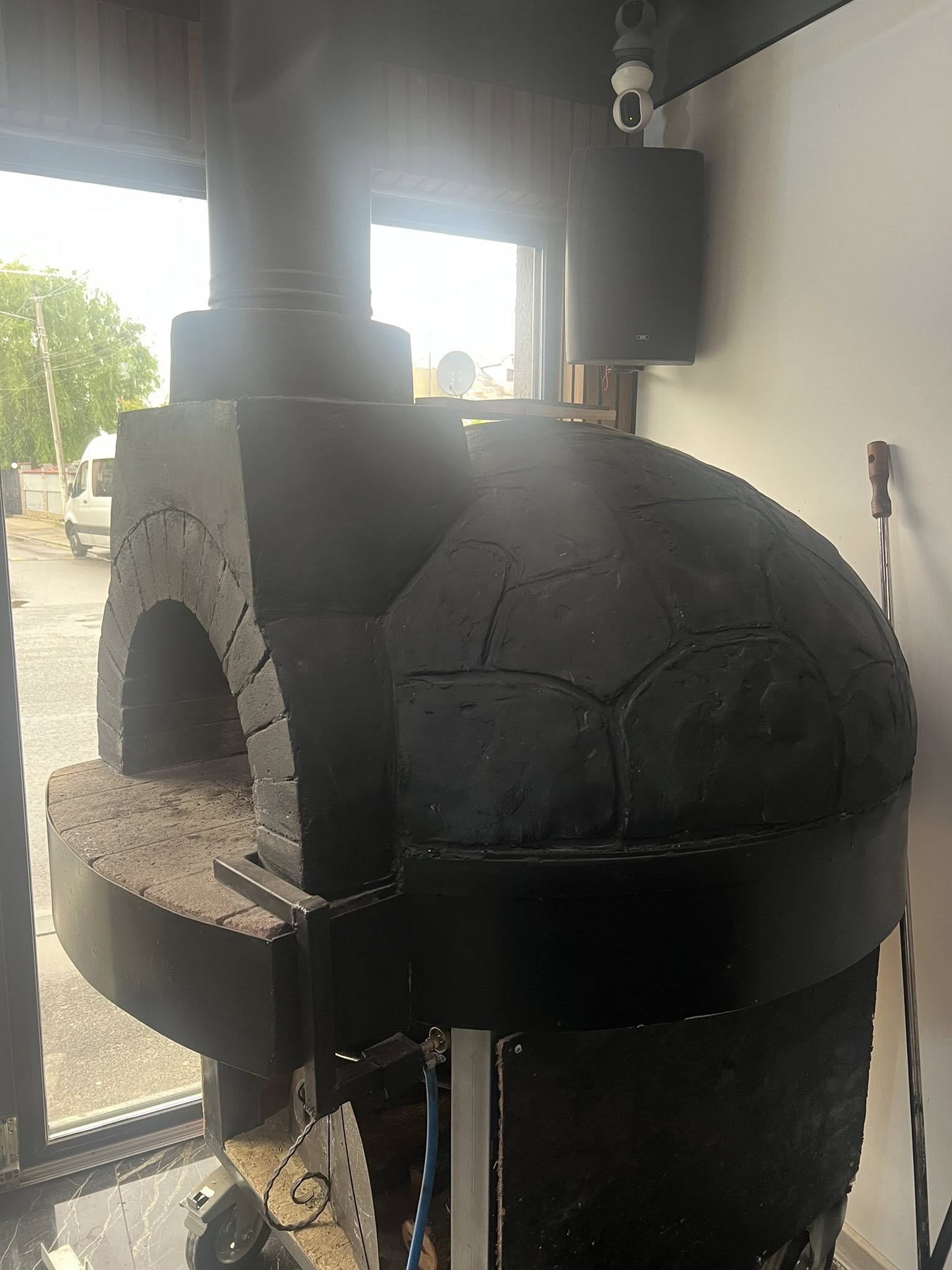 Cuptor pizza pe lemne profesional – ideal pentru pizzerie, restaurant sau food truck HoReCa - Imagine 2