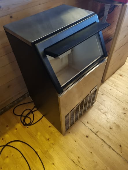 Masina de gheata profesionala Arktic – 35 kg/zi, rezervor 15 kg, inox - Imagine 2